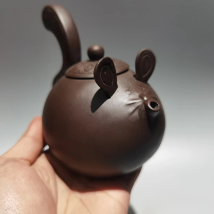 Chinese Yixing Tea Pot Handmade Purple Clay Zodiac Rat Teapot Raw Ore Old Artist 360cc
Chinese Yixing Tea Pot Handmade Purple Clay Zodiac Rat Teapot Raw Ore Old Artist 360cc