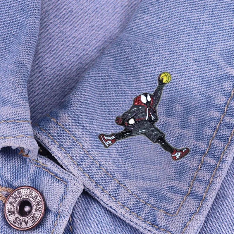 Эмалированная булавка в виде аниме «Человек-паук»
Эмалированная булавка в виде аниме «Человек-паук»