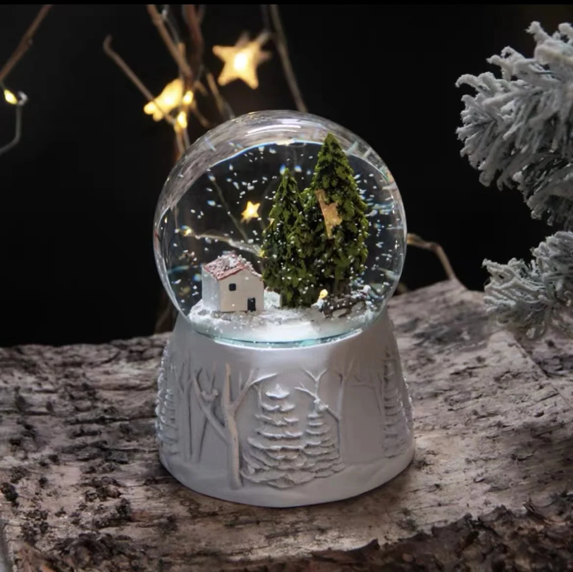 Snow crystal ball snow night lights music box Christmas music box boys girls birthday gifts
Snow crystal ball snow night lights music box Christmas music box boys girls birthday gifts