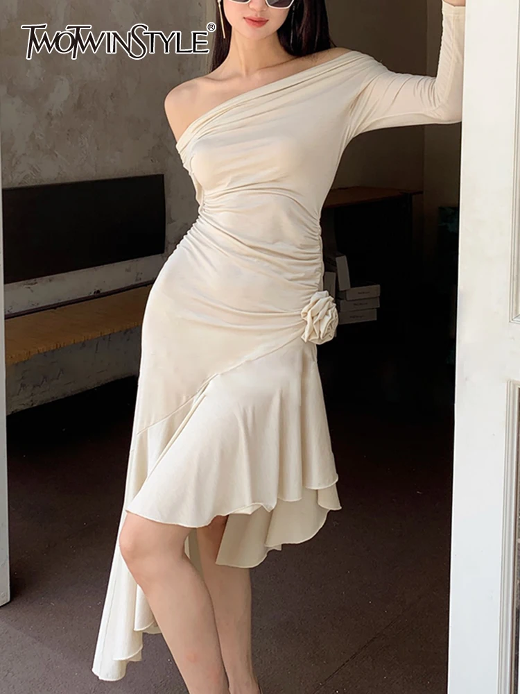 TWOTWINSTYLE Solid Slim Asymmetrical Hem Trumpet Dresses For Women Diagonal Collar Long Sleeve High Waist Bodycon Dress Female
TWOTWINSTYLE Solid Slim Asymmetrical Hem Trumpet Dresses For Women Diagonal Collar Long Sleeve High Waist Bodycon Dress Female
