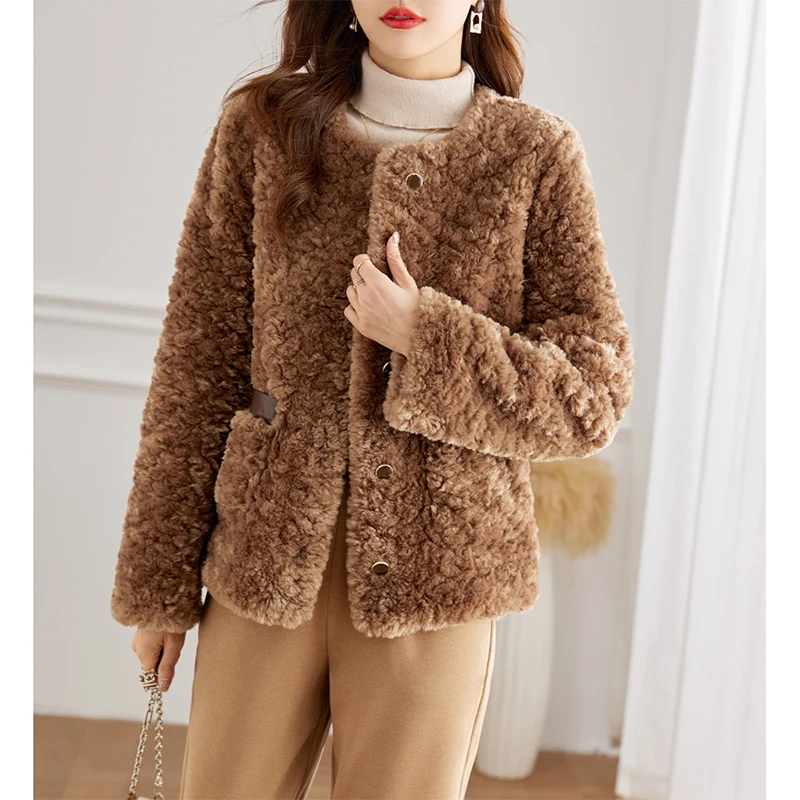 Куртка Vimly из искусственного меха, теплое зимнее пальто для женщин, новинка 2022, модная Роскошная шикарная толстая верхняя одежда с карманами и круглым вырезом, женская одежда 50551
Куртка Vimly из искусственного меха, теплое зимнее пальто для женщин, новинка 2022, модная Роскошная шикарная толстая верхняя одежда с карманами и круглым вырезом, женская одежда 50551