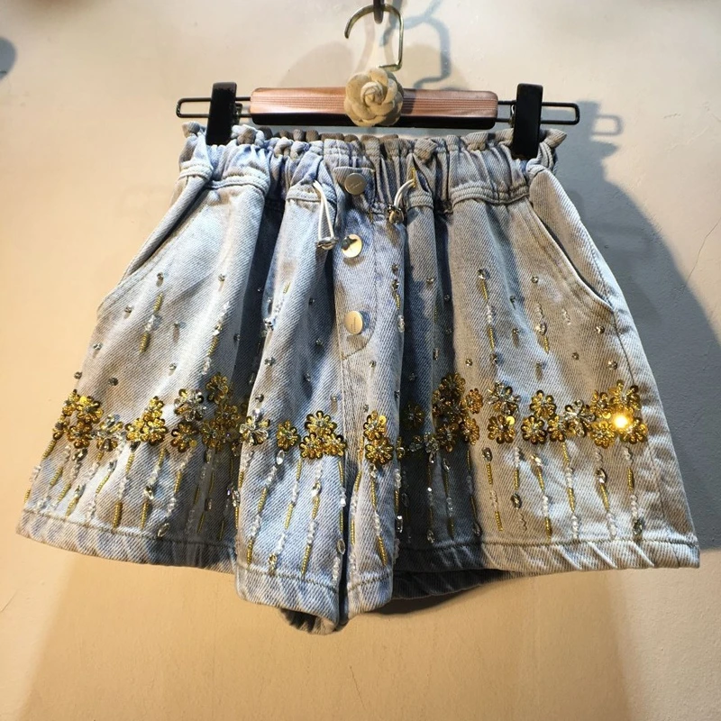 2022 Summer New Heavy Industry Beaded Sequined Flower Short Wide-Leg Jeans Female Blue Elestic Waist Denim Shorts Women Jean
2022 Summer New Heavy Industry Beaded Sequined Flower Short Wide-Leg Jeans Female Blue Elestic Waist Denim Shorts Women Jean