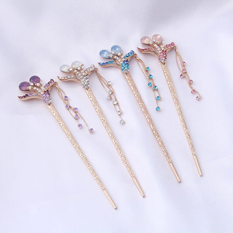 Flower metal hairpin 15cm bride ball head curler women's pan head pin diamond inlaid hairpin
Flower metal hairpin 15cm bride ball head curler women's pan head pin diamond inlaid hairpin