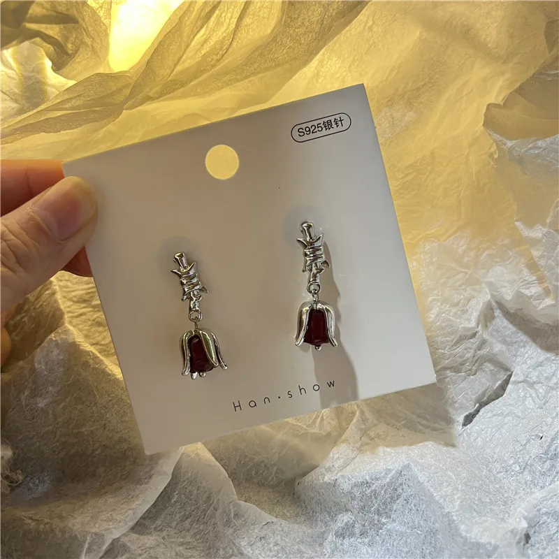 Vintage Red Zircon Thorn Rose Flower Dangle Earrings For Women Girls Fashion Metal Crystal Heart Flower Earring Jewelry Gift
Vintage Red Zircon Thorn Rose Flower Dangle Earrings For Women Girls Fashion Metal Crystal Heart Flower Earring Jewelry Gift