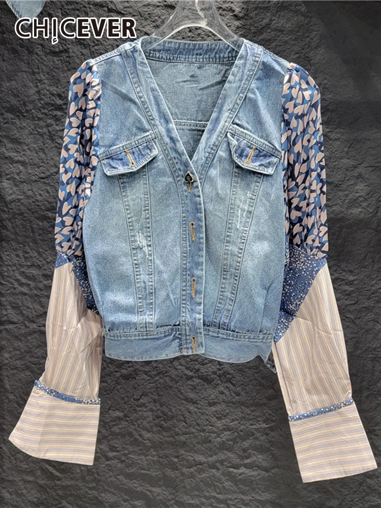 CHICEVER Patchwork Heart Pattern Denim Coats For Women V Neck Long Sleeve Single Breasted Vintage Hit Color Jackets Female New
CHICEVER Patchwork Heart Pattern Denim Coats For Women V Neck Long Sleeve Single Breasted Vintage Hit Color Jackets Female New