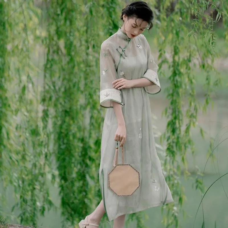 Summer New Retro Improved Cheongsam China Style Inverted Large Sleeve Long Temperament Elegant Qipao Dress Young Girls Dresses
Summer New Retro Improved Cheongsam China Style Inverted Large Sleeve Long Temperament Elegant Qipao Dress Young Girls Dresses