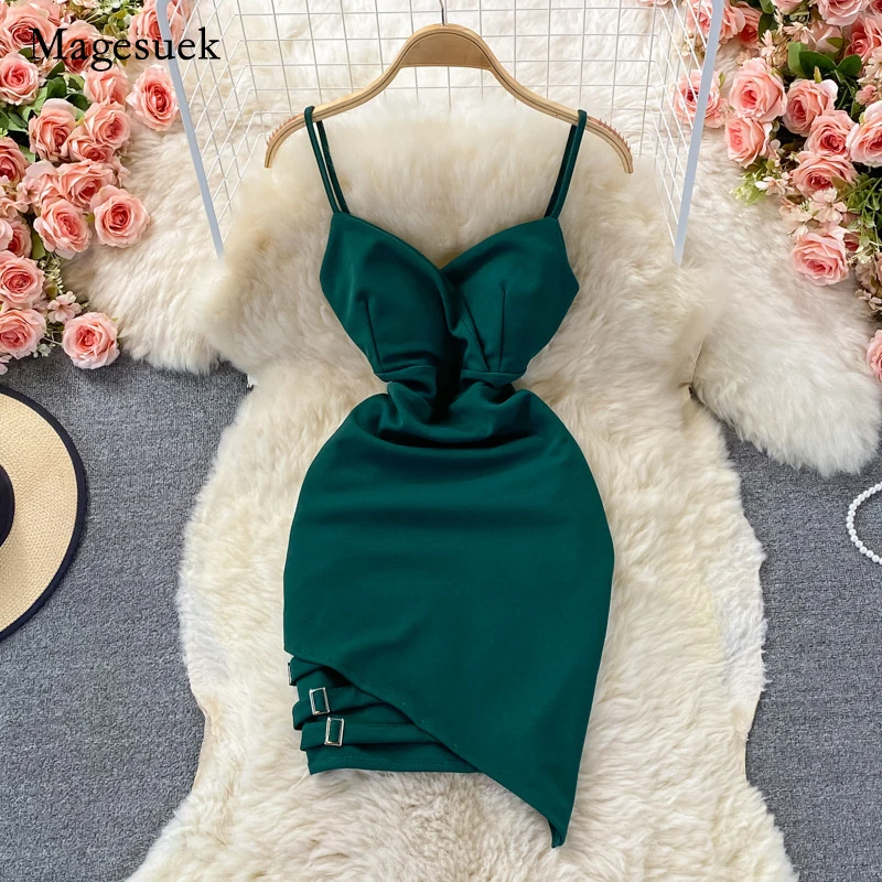 Backless V-neck Sexy Dress Women Summer 2022 High Waist Slim Sleeveless Dresses Party Solid Irregular Hip Wrap Red Dress 20846
Backless V-neck Sexy Dress Women Summer 2022 High Waist Slim Sleeveless Dresses Party Solid Irregular Hip Wrap Red Dress 20846