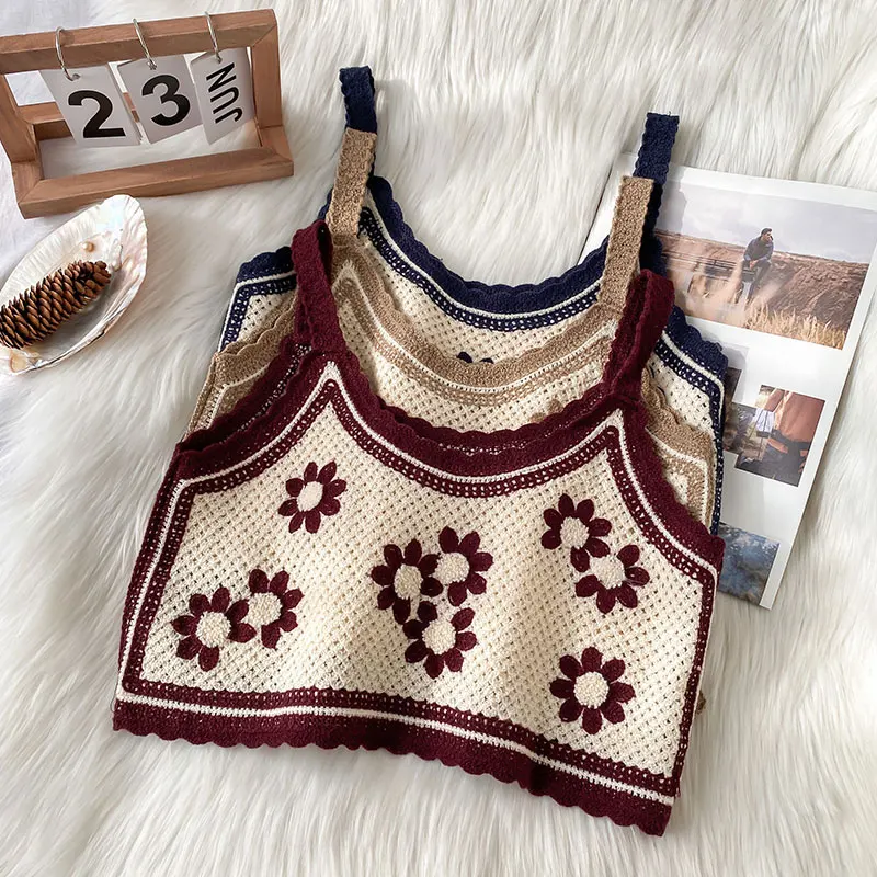 

OUMEA Women Cotton Crochet Knitted Crop Tops Summer Floral Embroidery Vintage Sleeveless Chic Beach Camis Cute Patchwork Tops