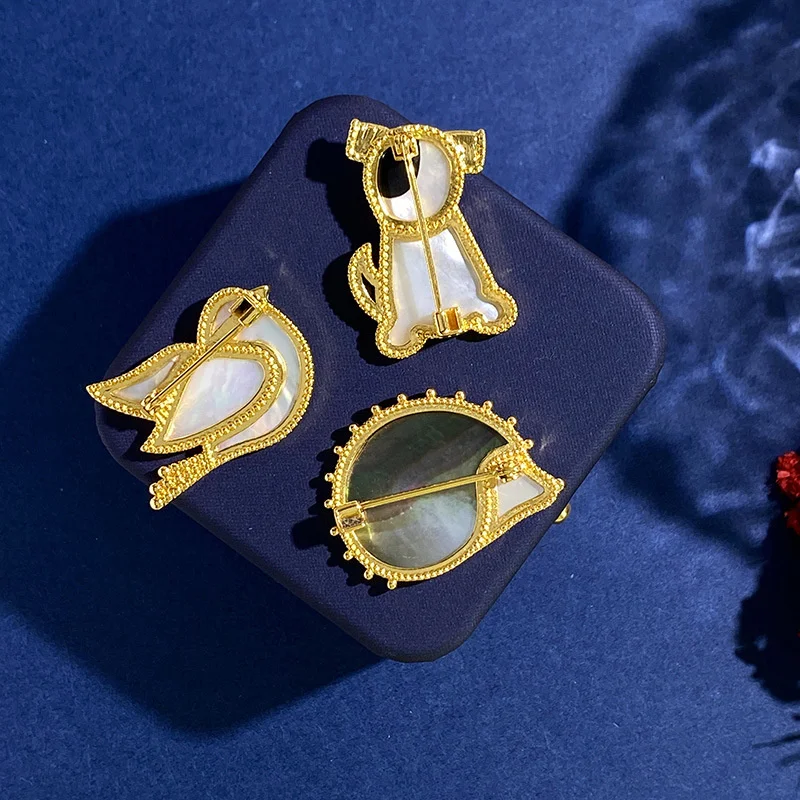 New Fashion Lovely Animal Brooch Inlaid With Shell Exquisite Women's Accessories Golden Dog Hedgehog White Dove Copper Material
New Fashion Lovely Animal Brooch Inlaid With Shell Exquisite Women's Accessories Golden Dog Hedgehog White Dove Copper Material