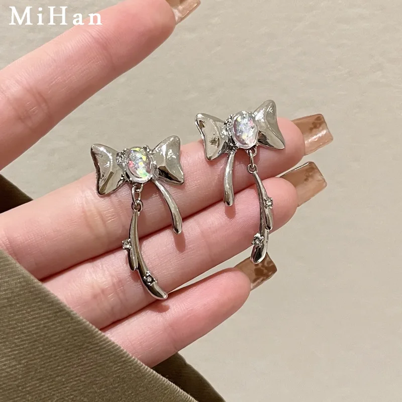 Modern Jewelry 925 Silver Needle Sweet Design Bowknot Earrings Fashion Hot Sale Glass Stud Earrings For Women Female Wholesale
Modern Jewelry 925 Silver Needle Sweet Design Bowknot Earrings Fashion Hot Sale Glass Stud Earrings For Women Female Wholesale