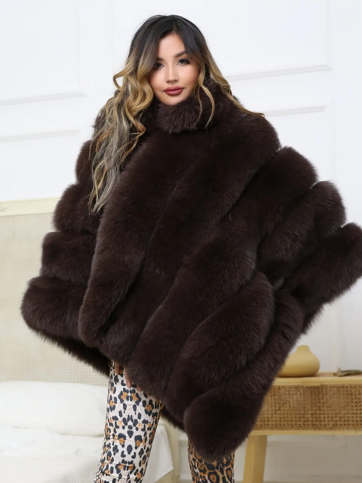JANEFUR Fox Fur Poncho Women 2023 New Luxury Real Fur Coat Pullover Long Loose Wholesale Elegant Ladies Winter Outerwear
JANEFUR Fox Fur Poncho Women 2023 New Luxury Real Fur Coat Pullover Long Loose Wholesale Elegant Ladies Winter Outerwear