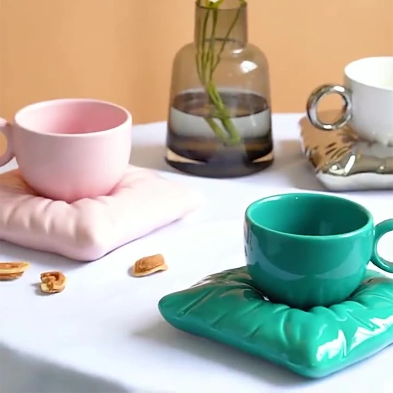 7 Colors Coffee Cups Ceramic Mug Pillow Cup Tableware Mug for Tea Beautiful Tea Mugs Thermal Drinkware Kitchen Dining Bar Home
7 Colors Coffee Cups Ceramic Mug Pillow Cup Tableware Mug for Tea Beautiful Tea Mugs Thermal Drinkware Kitchen Dining Bar Home