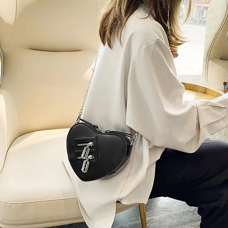 Gothic Heart Blade Zipper Chain Crossbody Bags for Women Girl Casual Shoulder Purses Handbags Summer Wallet Goth itabag
Gothic Heart Blade Zipper Chain Crossbody Bags for Women Girl Casual Shoulder Purses Handbags Summer Wallet Goth itabag
