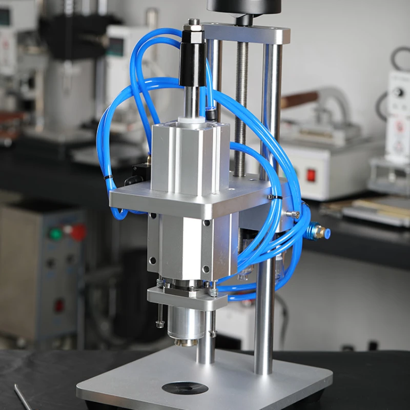 Mouth machine capping machineEssential oil bottle pneumatic locking capping machineGrabbing stainless
Mouth machine capping machineEssential oil bottle pneumatic locking capping machineGrabbing stainless