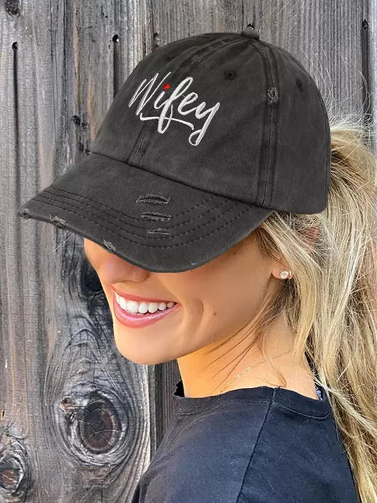 2022 New Wifey Heart Frayed Baseball Cap For Men Women Sun Protection Casquette Fashion Hip Hop Hat Outdoors Cap
2022 New Wifey Heart Frayed Baseball Cap For Men Women Sun Protection Casquette Fashion Hip Hop Hat Outdoors Cap