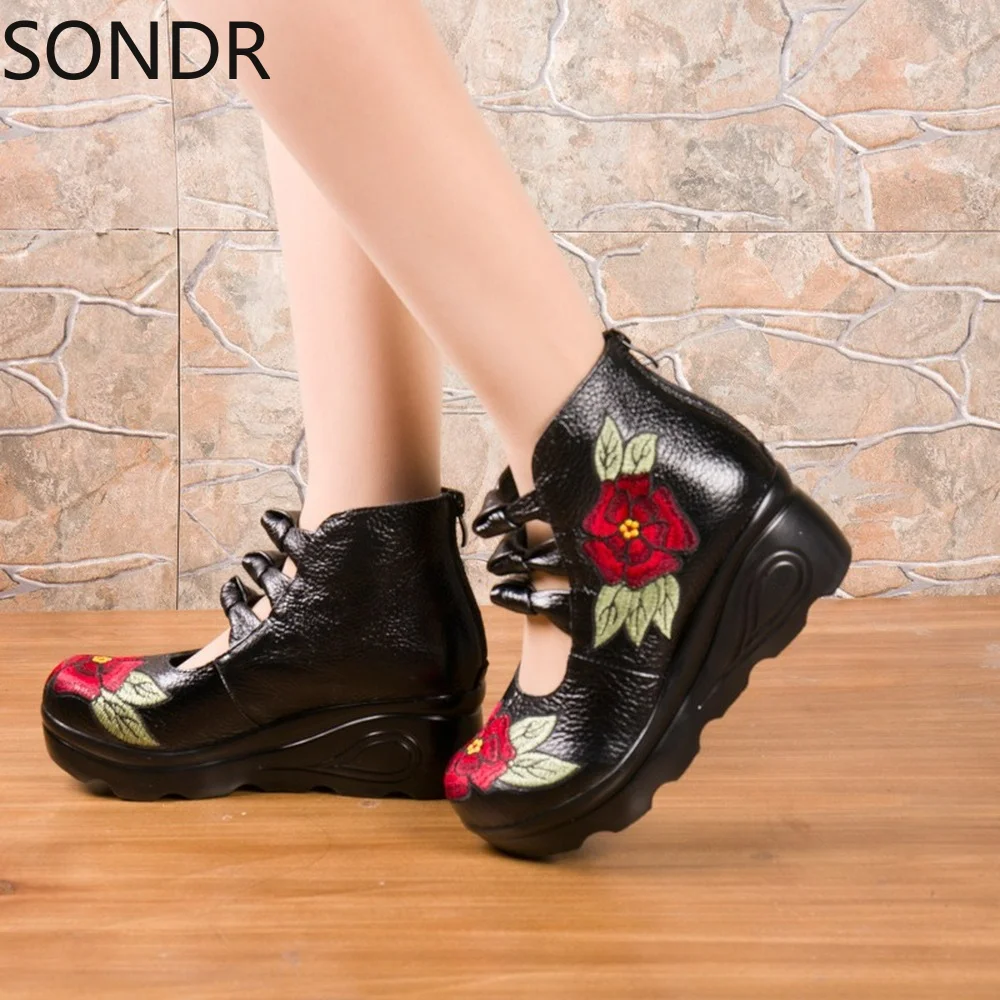 Retro Women's Chunky Heel Soft Leather Boots Flower Round Toe Non-slip Strappy Embroidery Sandals Shoes New 2022
Retro Women's Chunky Heel Soft Leather Boots Flower Round Toe Non-slip Strappy Embroidery Sandals Shoes New 2022