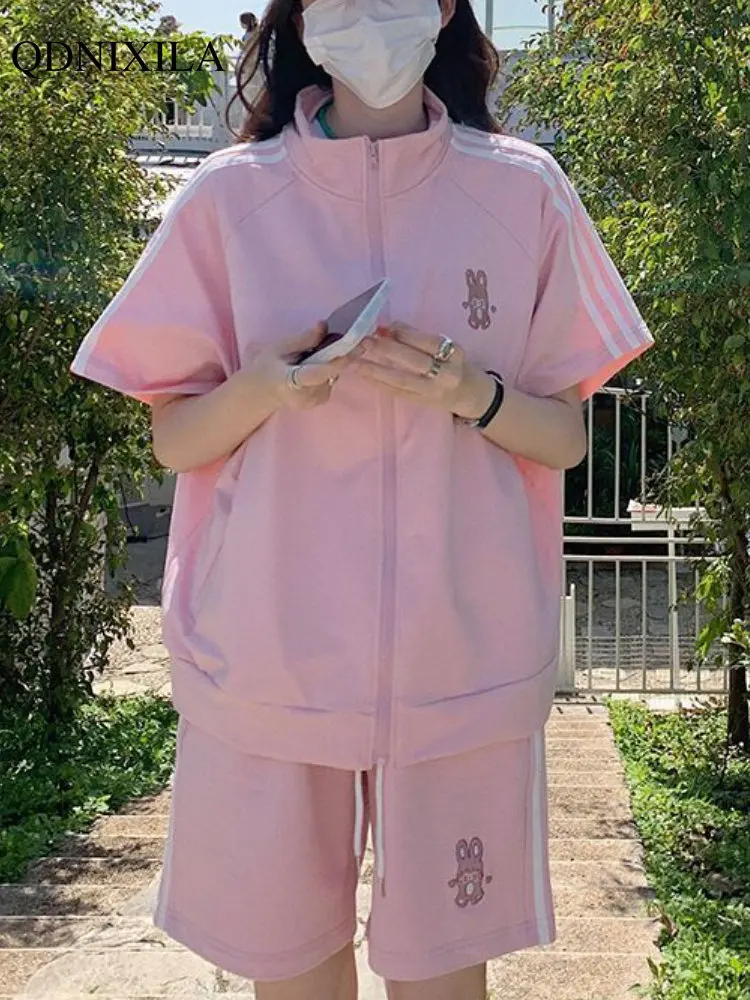 2023 Summer Women's Suit Shorts Sets Korean Sweet Casual Tracksuit Set Fashion Elegant Short Sleeved Jacket Shorts Two Piece Set
2023 Summer Women's Suit Shorts Sets Korean Sweet Casual Tracksuit Set Fashion Elegant Short Sleeved Jacket Shorts Two Piece Set