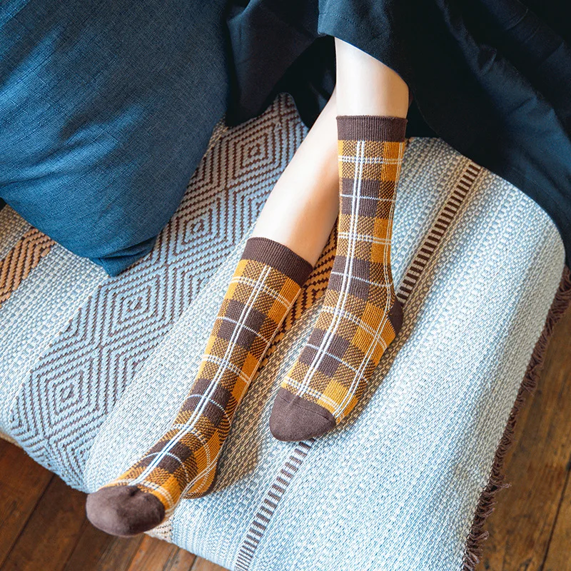 Harajuku British Style Plaid Women Socks Cotton Sokken Japanese Funny Retro Autumn Winter Ladies Socks for Girls
Harajuku British Style Plaid Women Socks Cotton Sokken Japanese Funny Retro Autumn Winter Ladies Socks for Girls