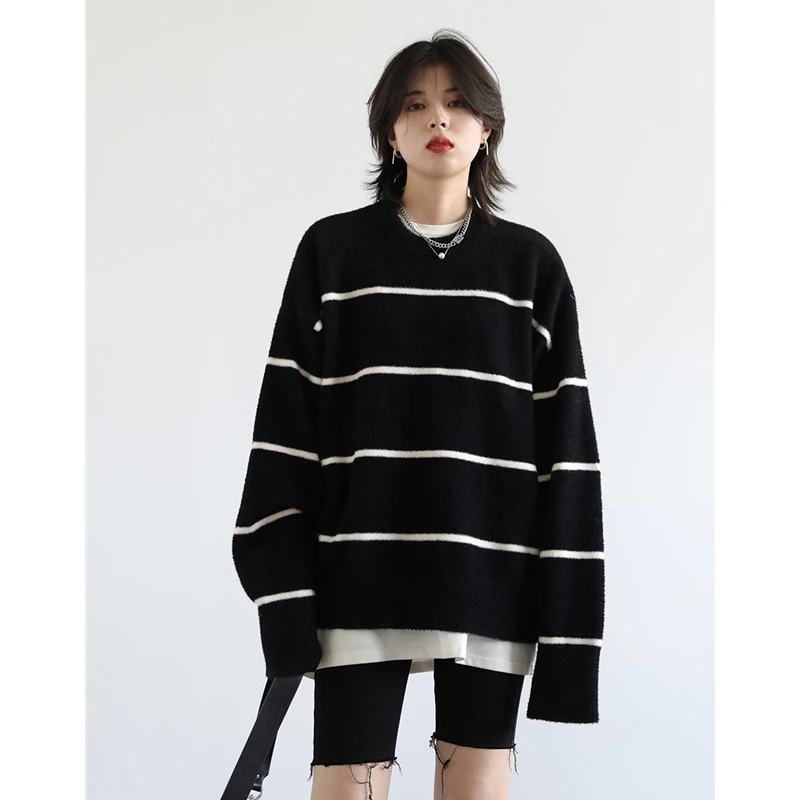 2023 Y2K Women Black Sweater Stripe Color Contrast Round Neck Korean Fashion Lazy Wind Loose Winter Long Sleeve Knitting
2023 Y2K Women Black Sweater Stripe Color Contrast Round Neck Korean Fashion Lazy Wind Loose Winter Long Sleeve Knitting
