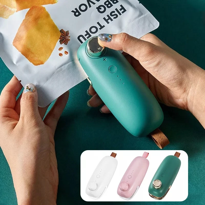 USB Charging Vacuum Sealing Machine Portable Hand Pressure Mini Heating Plastic Packaging Food Sealing Device For Home Kitchen 
USB Charging Vacuum Sealing Machine Portable Hand Pressure Mini Heating Plastic Packaging Food Sealing Device For Home Kitchen