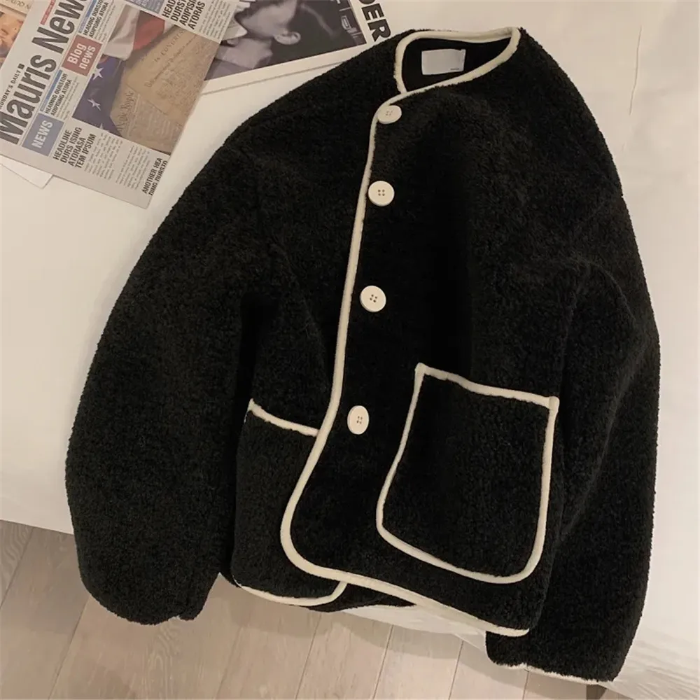 Fake Lamb Wool Short Parkas Women Lovely Ulzzang Wild College Single Breasted Chic Leisure Pockets Elegant Simple Winter Coat
Fake Lamb Wool Short Parkas Women Lovely Ulzzang Wild College Single Breasted Chic Leisure Pockets Elegant Simple Winter Coat