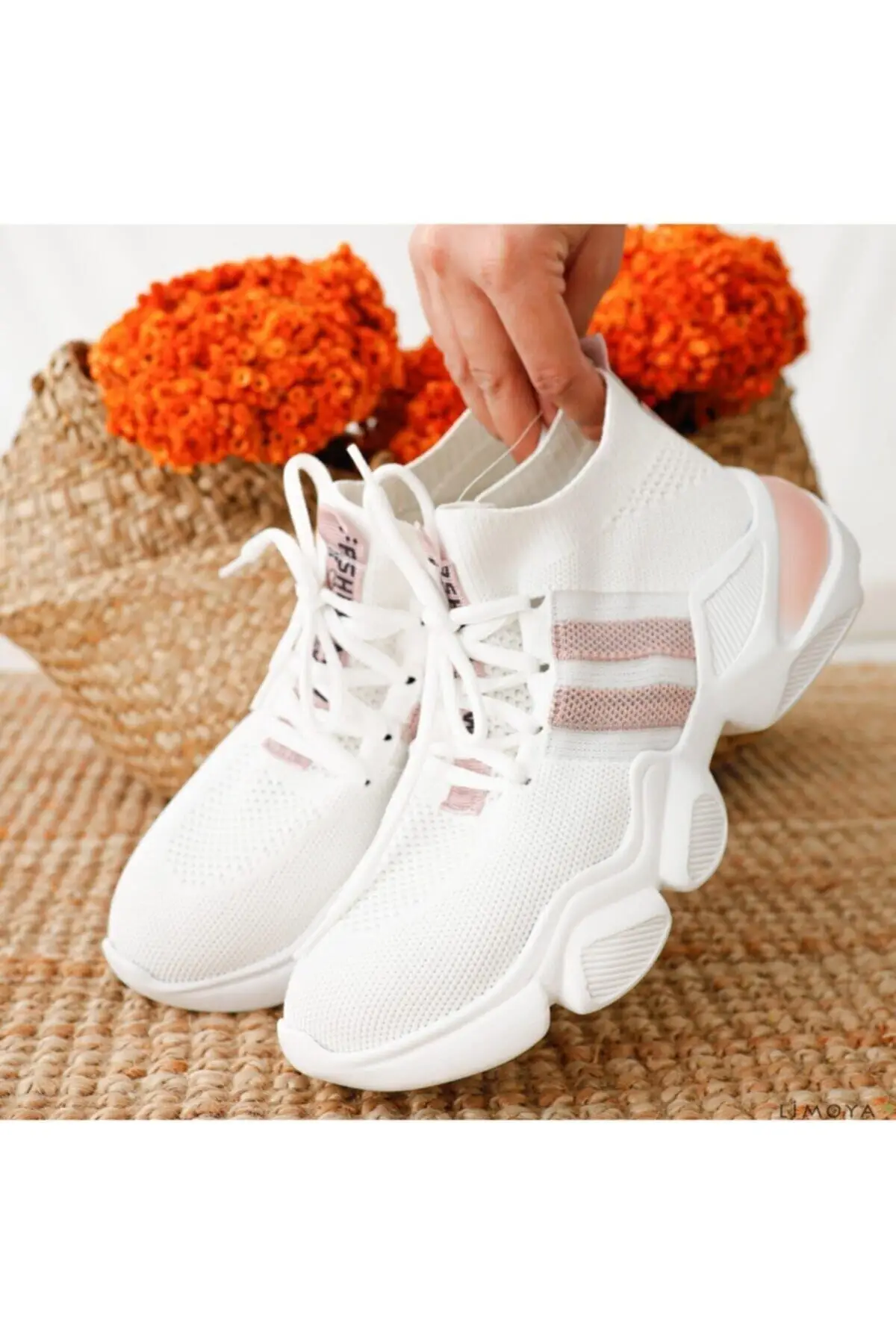 Women Vulcanized Shoes Divamod Knitwear White Breathable Running Shoes Casual Ladies Sneakers Light Sport Shoes
Women Vulcanized Shoes Divamod Knitwear White Breathable Running Shoes Casual Ladies Sneakers Light Sport Shoes