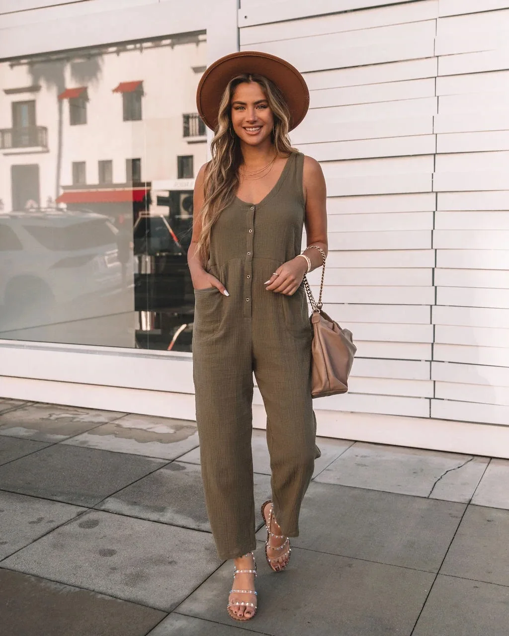 Summer Womens Solid Color Strap Jumpsuit New Fashion Loose Ladies Casual Pocket Button Romper Overalls
Summer Womens Solid Color Strap Jumpsuit New Fashion Loose Ladies Casual Pocket Button Romper Overalls