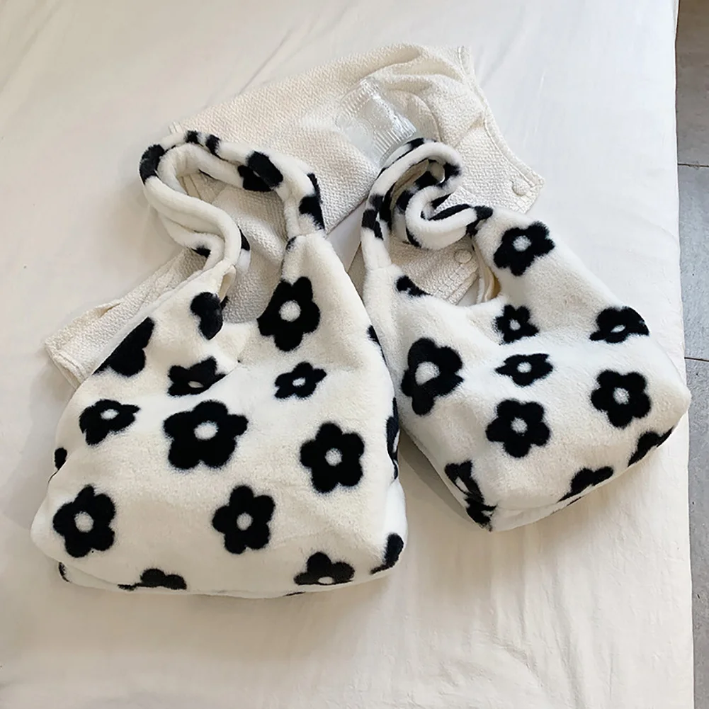 Large Capacity Totes Handbag Women Flower Pattern Fluffy Plush Shoulder Bag Fashion Shopping Handbag Casual Top-handle Bag
Large Capacity Totes Handbag Women Flower Pattern Fluffy Plush Shoulder Bag Fashion Shopping Handbag Casual Top-handle Bag