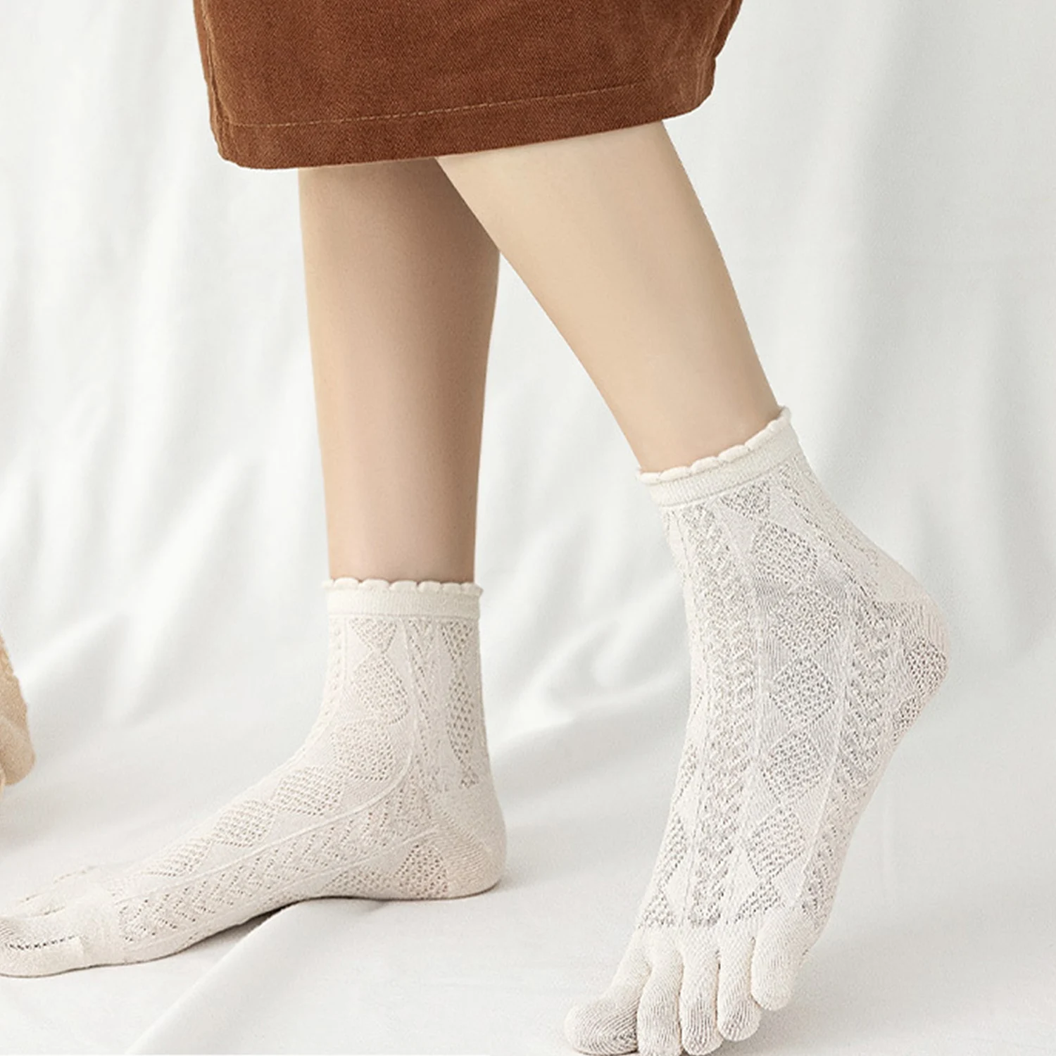 New Portable High Quality Medium Tube Socks Solid Color Five Finger Lace Soft Breathable Women Thick Casual Socks For Sports
New Portable High Quality Medium Tube Socks Solid Color Five Finger Lace Soft Breathable Women Thick Casual Socks For Sports