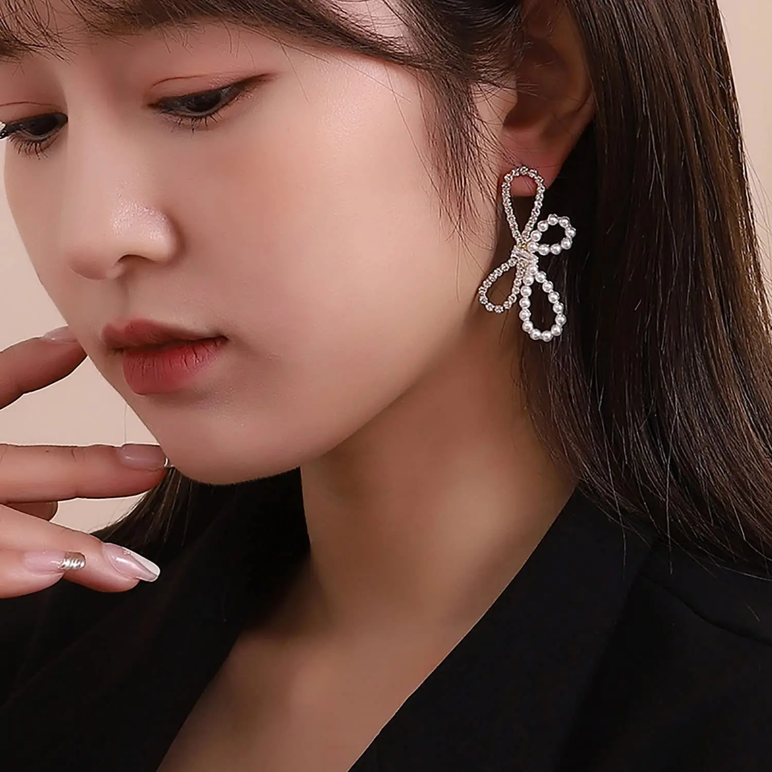 Pearl Flower Stud Earrings,Pearl Diamond Bow Stud Earrings,Pearl Cluster Flower Stud Earring,Circle Flower Earrings for Women
Pearl Flower Stud Earrings,Pearl Diamond Bow Stud Earrings,Pearl Cluster Flower Stud Earring,Circle Flower Earrings for Women