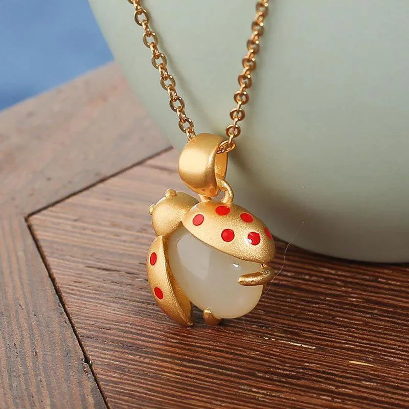 Women's Retro Cute Insect Beetle Ladybug 45cm Golden Necklaces Inlaid with Jade Stone Pendant Necklace Fine Neck Jewelry PRA187
Women's Retro Cute Insect Beetle Ladybug 45cm Golden Necklaces Inlaid with Jade Stone Pendant Necklace Fine Neck Jewelry PRA187