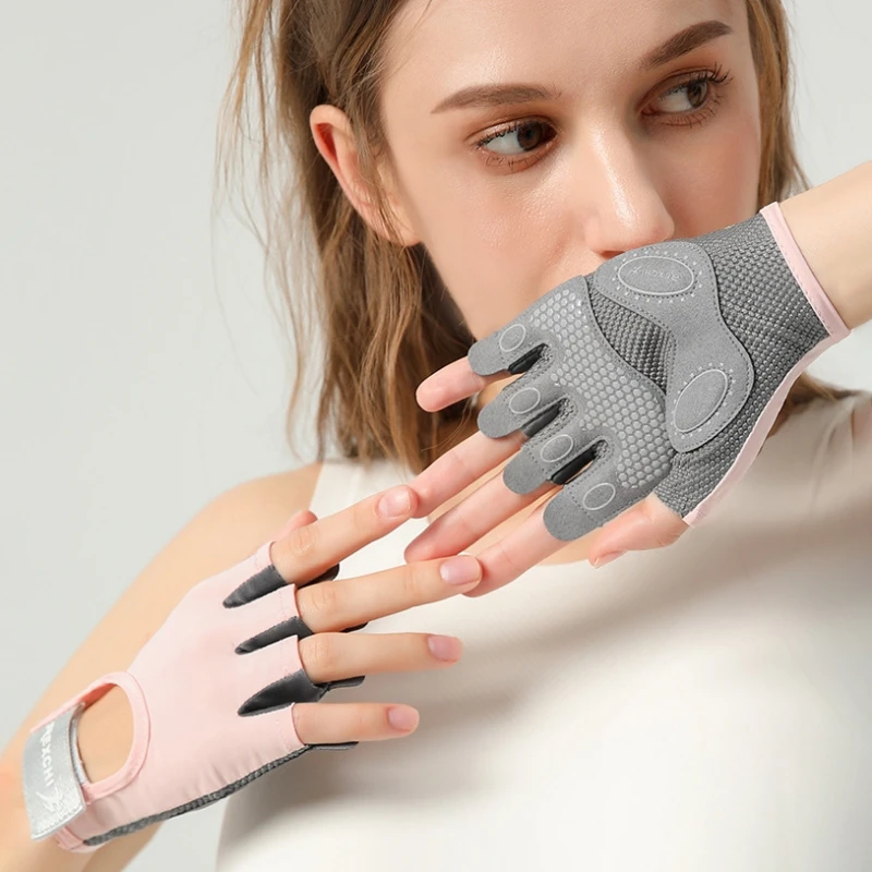 2pcs/Set Sports Gloves Women Yoga Cycling Exercise Non-slip Shock-absorbing Half-finger Wear-resistant Breathable Gloves
2pcs/Set Sports Gloves Women Yoga Cycling Exercise Non-slip Shock-absorbing Half-finger Wear-resistant Breathable Gloves