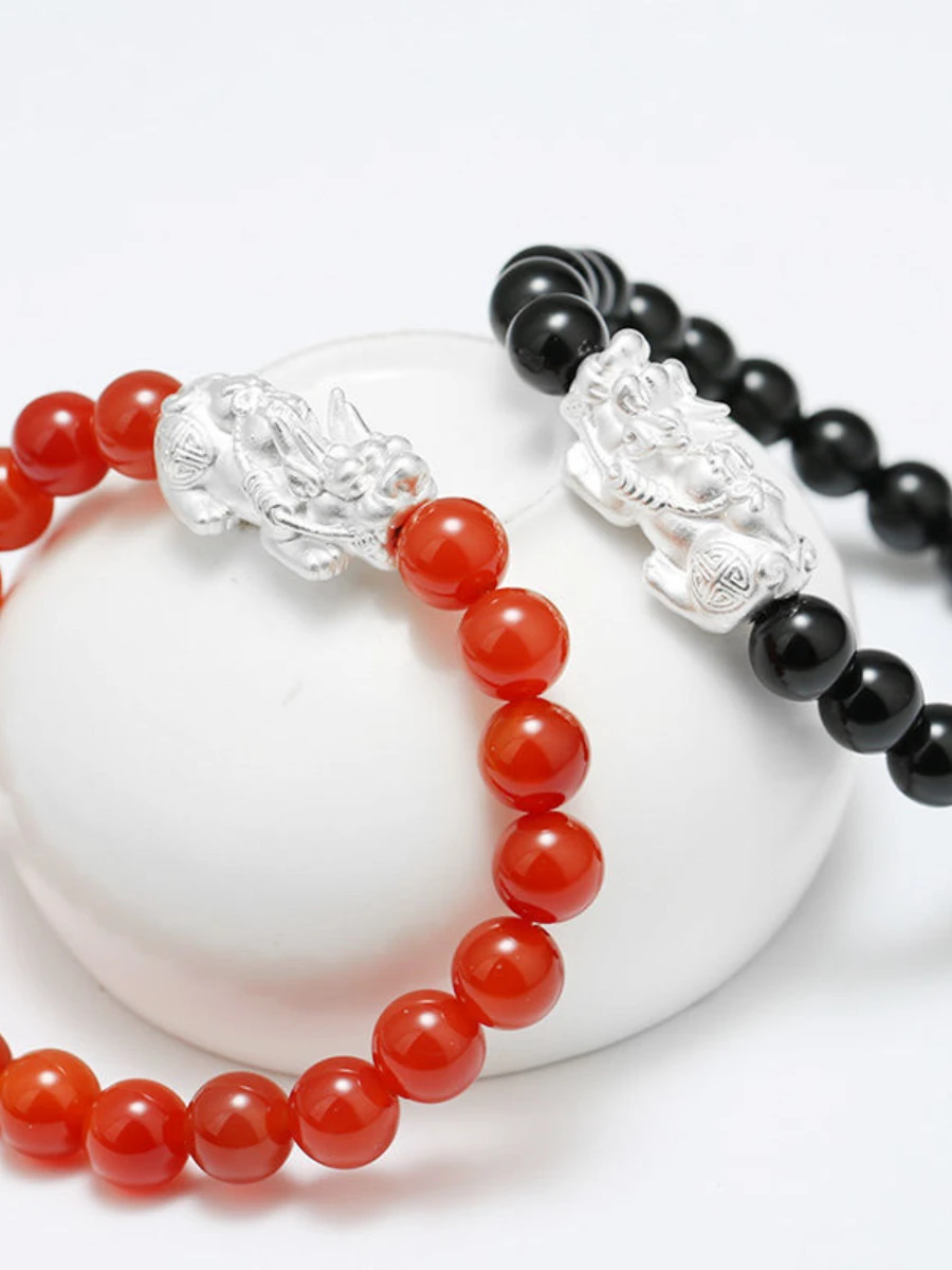 10mm Round Red Chalcedony Black Onyx Bracelet Silver Planted Brave Troops Couple Gifts Hand String Fashion Jewelry Making Design
10mm Round Red Chalcedony Black Onyx Bracelet Silver Planted Brave Troops Couple Gifts Hand String Fashion Jewelry Making Design