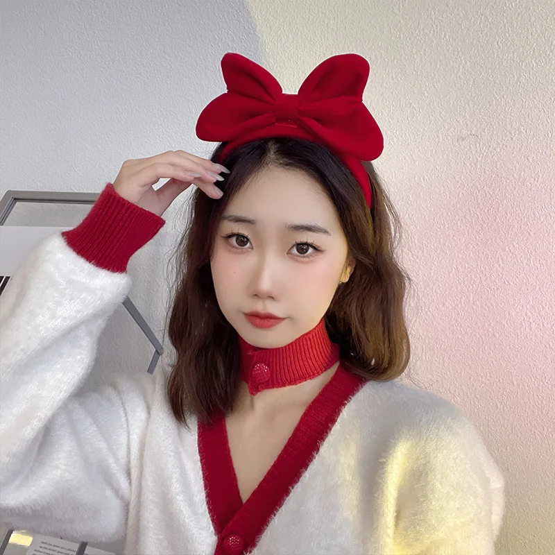 Disney Anime Hair Hoop Red Black Velvet Bow Hair Band Female Headdress Birthday Headband Net Temperament Elegant HairAccessories
Disney Anime Hair Hoop Red Black Velvet Bow Hair Band Female Headdress Birthday Headband Net Temperament Elegant HairAccessories
