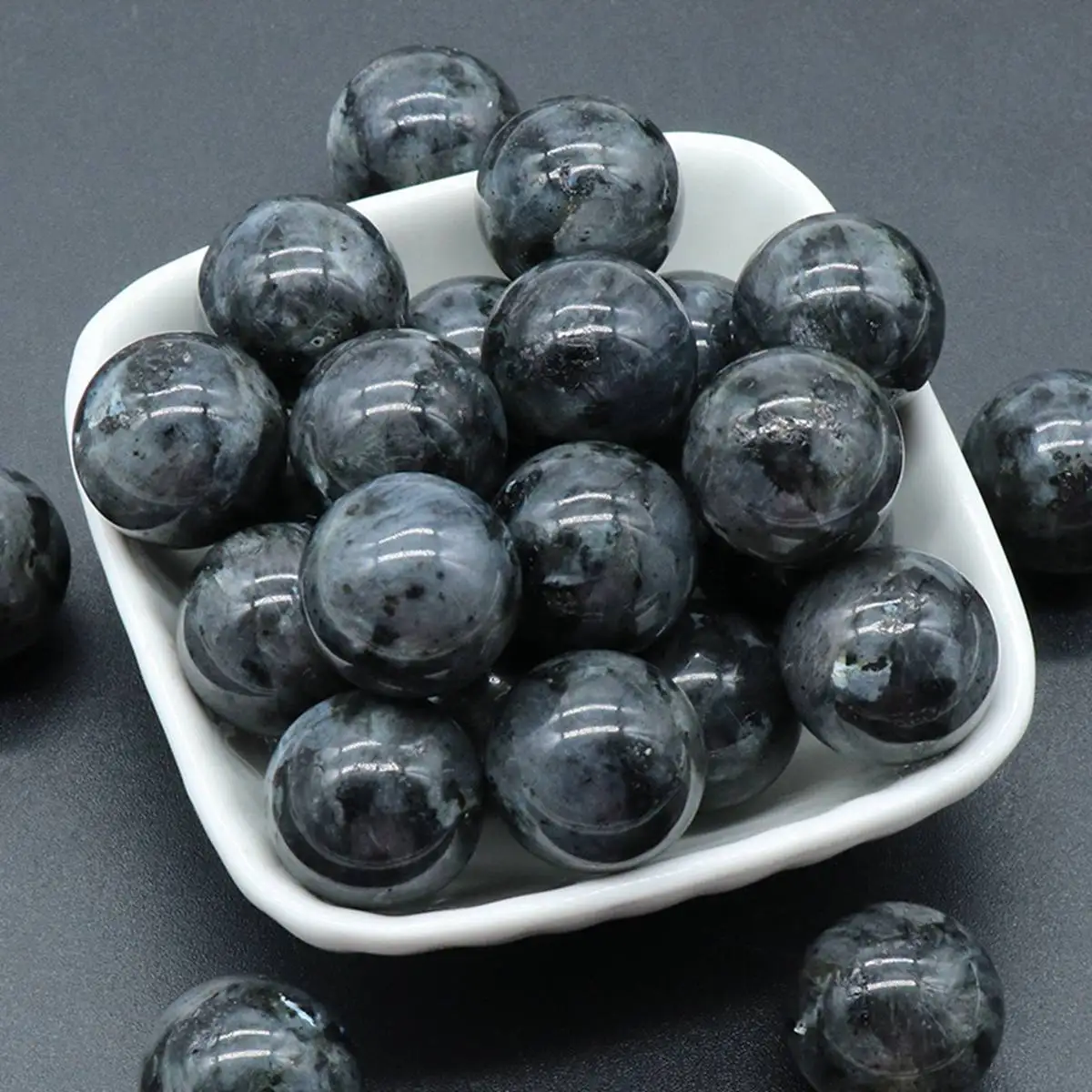 16PCS 20MM Black Labradorite Stress Relief Spheres & Balls Polished Meditation Balancing Home Decoration Crystal Beads 
16PCS 20MM Black Labradorite Stress Relief Spheres & Balls Polished Meditation Balancing Home Decoration Crystal Beads