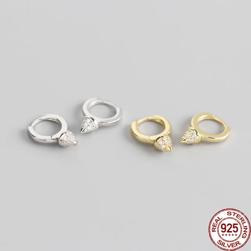 BABIQU E0240 S925 Pure Silver Ins Light Luxury Punk Rivet Embossed Earbuds Hoop Earrings Girls Party Korean Fashion Jewelry
BABIQU E0240 S925 Pure Silver Ins Light Luxury Punk Rivet Embossed Earbuds Hoop Earrings Girls Party Korean Fashion Jewelry