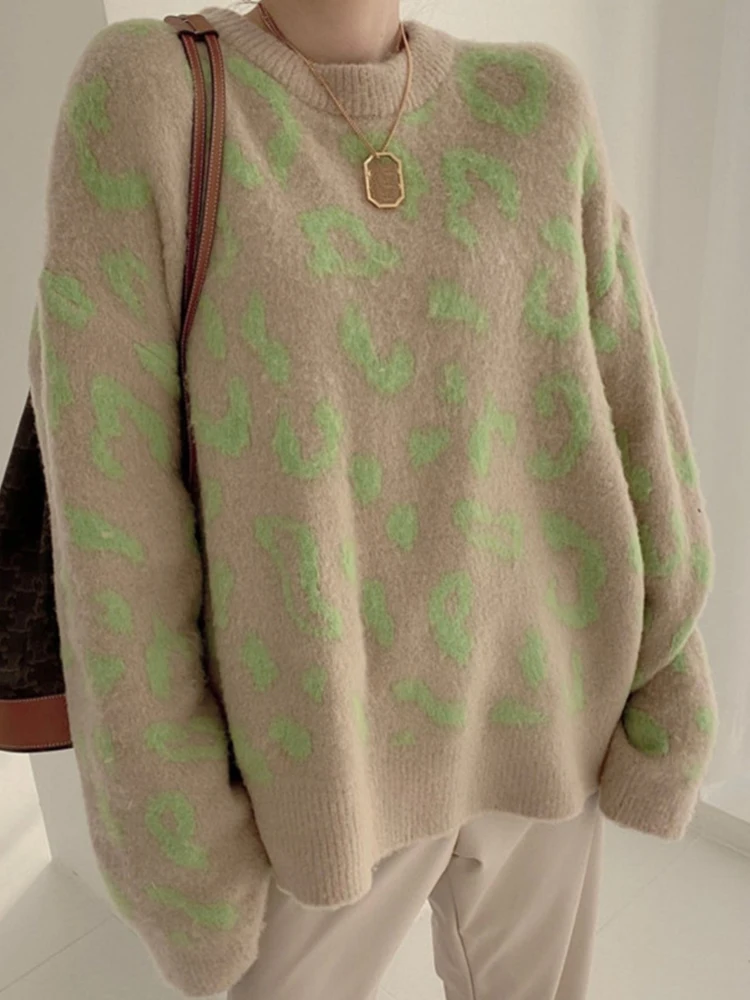 Leopard Print Winter Pullover Women Casual Loose Knitted Sweater Vintage Fashion Long Sleeve Knitwear Female O-Neck Warm Jumper
Leopard Print Winter Pullover Women Casual Loose Knitted Sweater Vintage Fashion Long Sleeve Knitwear Female O-Neck Warm Jumper