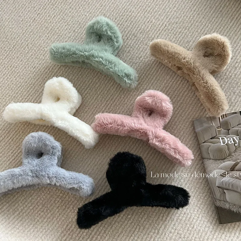 Plush grab clip hairpin back of the head new large clip ball head Korean elegant temperament shark clip female net red
Plush grab clip hairpin back of the head new large clip ball head Korean elegant temperament shark clip female net red