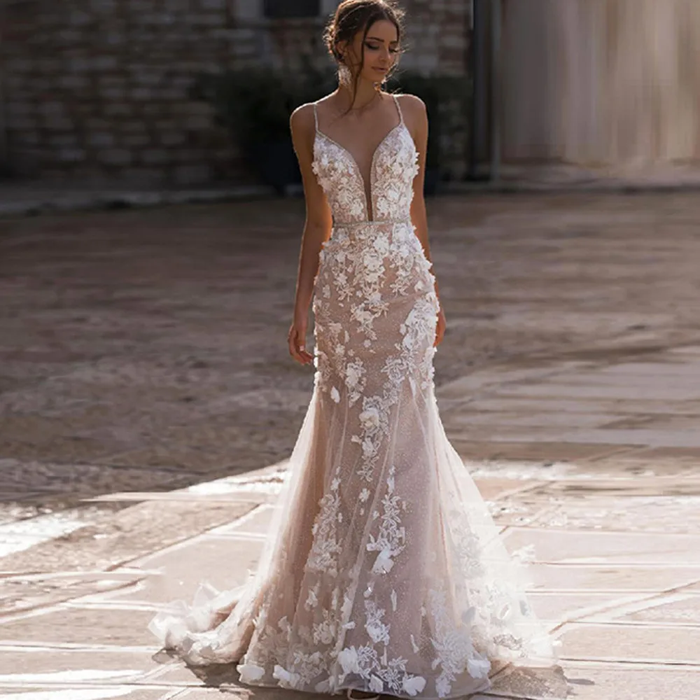 Sexy Lace Appliques Tulle Mermaid Wedding Dress For Women 2022 Vintage V-Neck 3D Fiowers Spaghetti Straps Backless Bridal Gowns
Sexy Lace Appliques Tulle Mermaid Wedding Dress For Women 2022 Vintage V-Neck 3D Fiowers Spaghetti Straps Backless Bridal Gowns