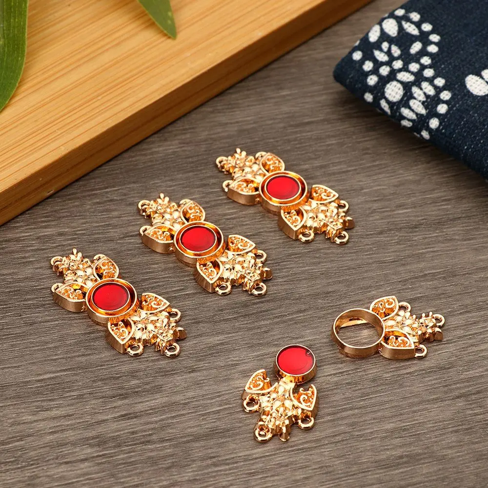 

6Pcs Retro Sweater Sewing Craft Scarf Clasp Metal Buttons Cheongsam Buckle Connection Buckle Cape Cloak Clasp