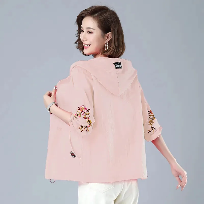Spring Summer Casual Hooded Jacket Thin Section Sunscreen Women's Anti-UV Embroidered Breathable Sunscreen Pocket Jacket 5XL
Spring Summer Casual Hooded Jacket Thin Section Sunscreen Women's Anti-UV Embroidered Breathable Sunscreen Pocket Jacket 5XL