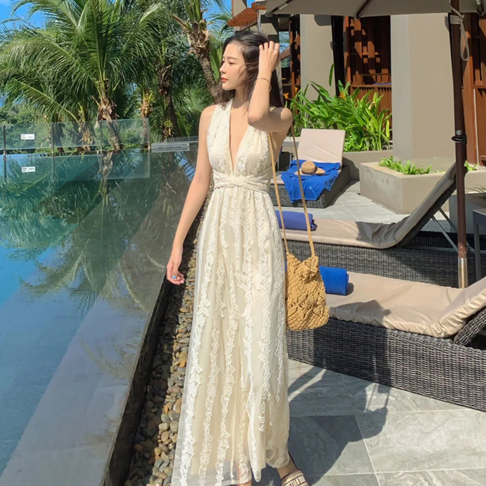 Lace Romper Jumpsuit Women Deep V-Neck Sexy Sleeveless Backless High Waist Elegant Party Playsuit Beach Boho Flower Embroidery
Lace Romper Jumpsuit Women Deep V-Neck Sexy Sleeveless Backless High Waist Elegant Party Playsuit Beach Boho Flower Embroidery