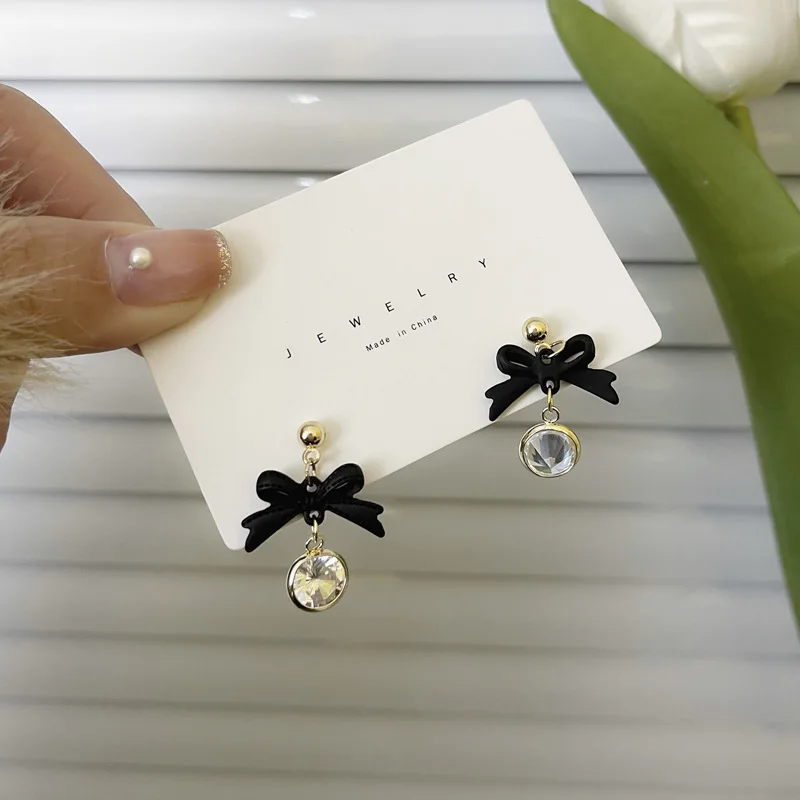 New Brief Girls Temperament Clip on Earrings No Pierced Non Piercing Ear Bowknot Sweet Women Earrings Aesthetic Accessories
New Brief Girls Temperament Clip on Earrings No Pierced Non Piercing Ear Bowknot Sweet Women Earrings Aesthetic Accessories