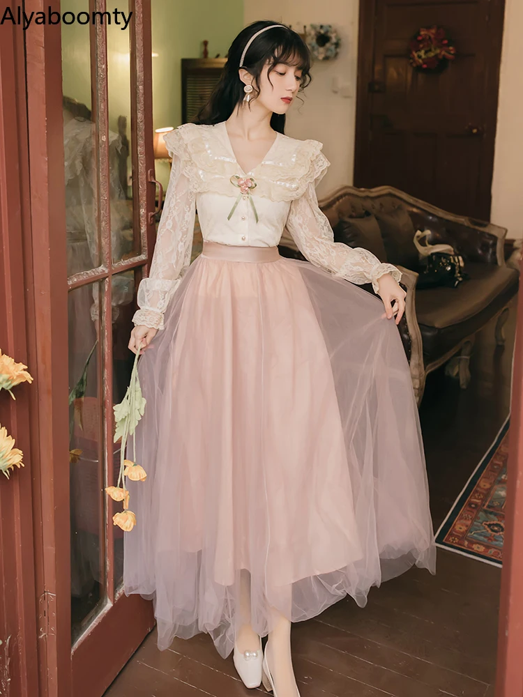 2022 Mori Girl Spring Autumn Women 2 Pcs Set Turn-Down Collar Sweet Lace Top+Pink Mesh Long Skirt Elegant Feminine Party Suit
2022 Mori Girl Spring Autumn Women 2 Pcs Set Turn-Down Collar Sweet Lace Top+Pink Mesh Long Skirt Elegant Feminine Party Suit