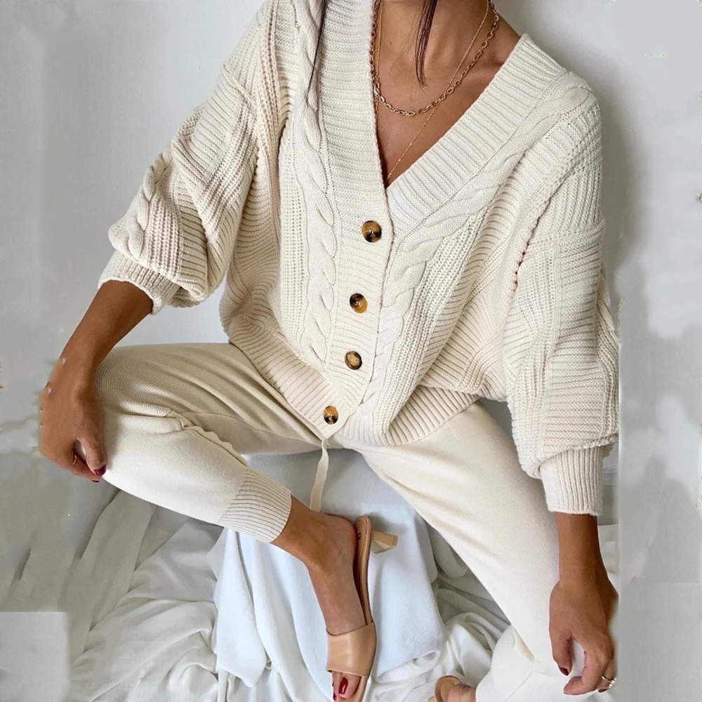 Ladies 2 sweater set Twist V-neck single-breasted Cardigan + trousers winter sweater set
Ladies 2 sweater set Twist V-neck single-breasted Cardigan + trousers winter sweater set