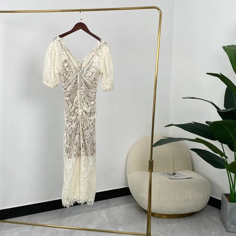 Beige Lace Dresses High Quality Diamonds Deco See Through Bodycon Sexy Women Clothing
Beige Lace Dresses High Quality Diamonds Deco See Through Bodycon Sexy Women Clothing
