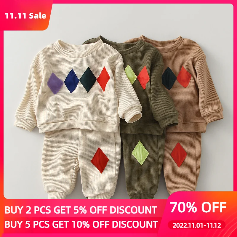 Модные комплекты одежды для маленьких мальчиков, хлопковый комплект одежды с вафельным принтом для маленьких мальчиков, толстовка + штаны, ...
Модные комплекты одежды для маленьких мальчиков, хлопковый комплект одежды с вафельным принтом для маленьких мальчиков, толстовка + штаны, ...