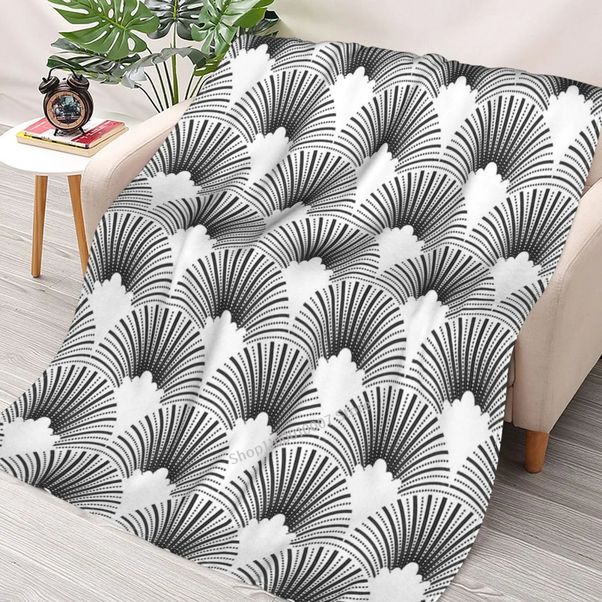 BLACK AND WHITE ART DECO PATTERN Throw Blanket 3D printed sofa bedroom decorative blanket children adult Christmas gift
BLACK AND WHITE ART DECO PATTERN Throw Blanket 3D printed sofa bedroom decorative blanket children adult Christmas gift