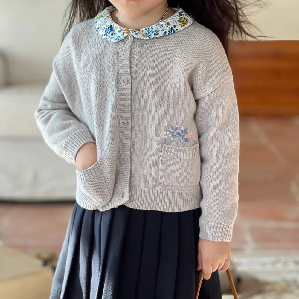 Kids girls clothes embroidered pocket gray sweater Wool blended soft knit cardigan
Kids girls clothes embroidered pocket gray sweater Wool blended soft knit cardigan