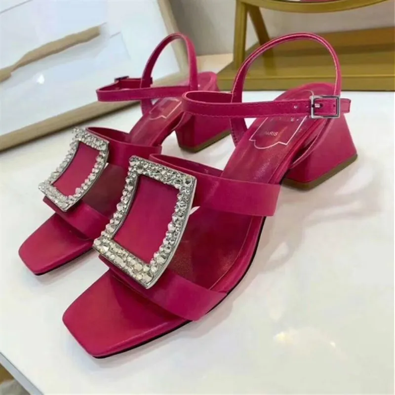 Square buckle thick heel sandals new temperament middle heel open toe rhinestone new leather sandals simple red women's shoes
Square buckle thick heel sandals new temperament middle heel open toe rhinestone new leather sandals simple red women's shoes